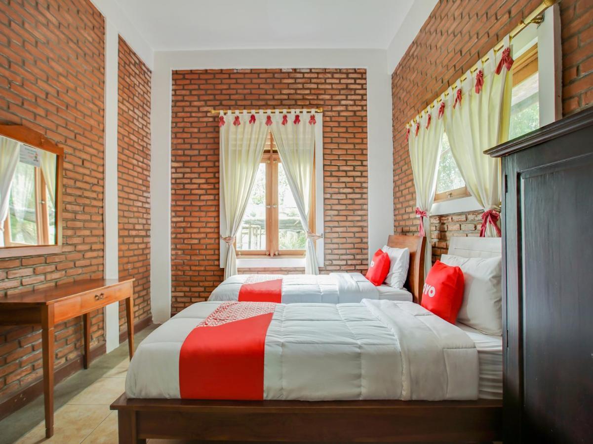 Oyo 3896 Villa Pesona Wisata Puncak Cianjur Eksteriør billede
