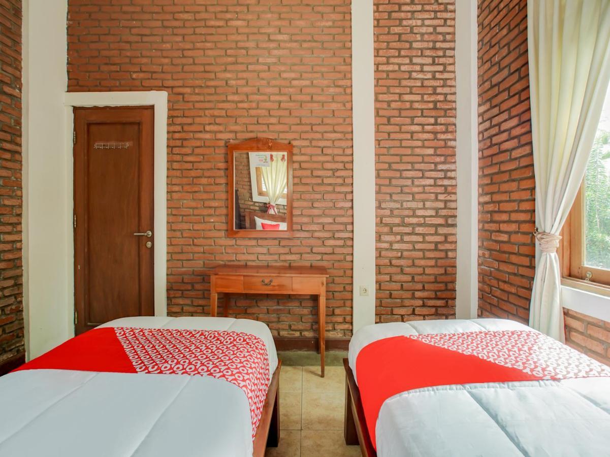 Oyo 3896 Villa Pesona Wisata Puncak Cianjur Eksteriør billede