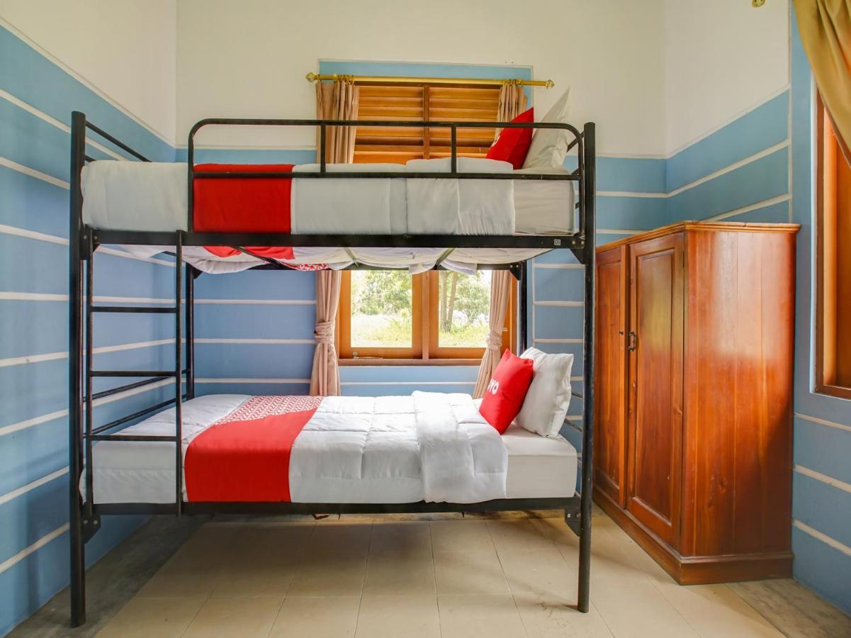 Oyo 3896 Villa Pesona Wisata Puncak Cianjur Eksteriør billede