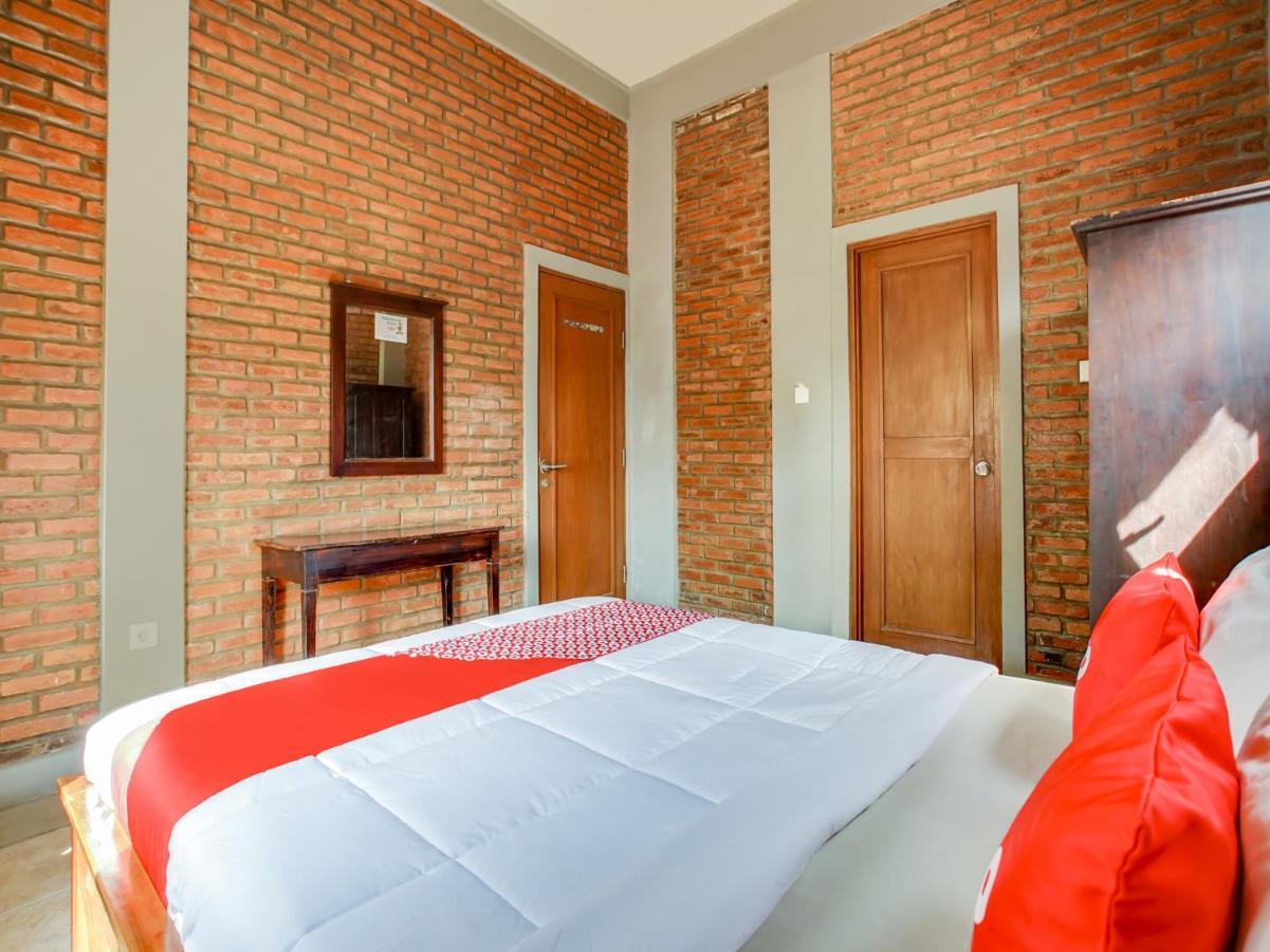 Oyo 3896 Villa Pesona Wisata Puncak Cianjur Eksteriør billede